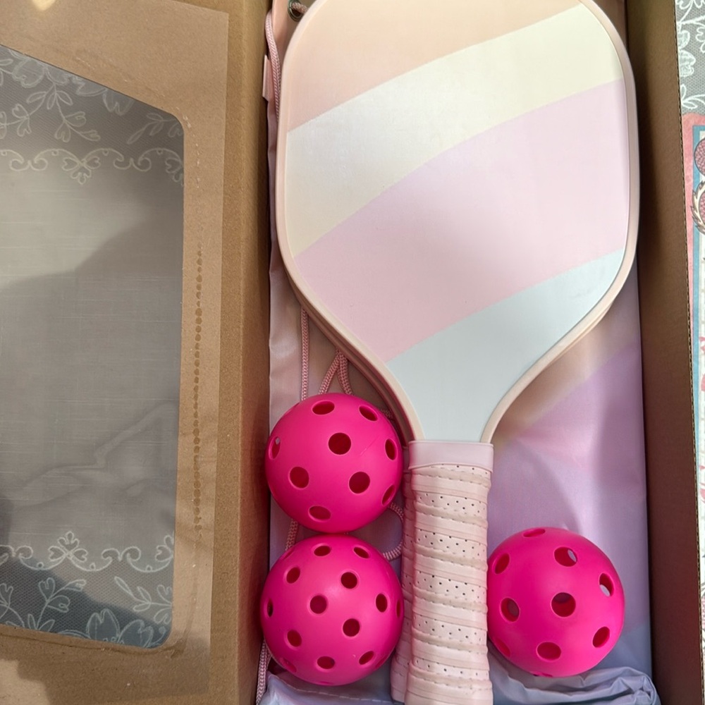Pickleball Set - Picture 3 of 3